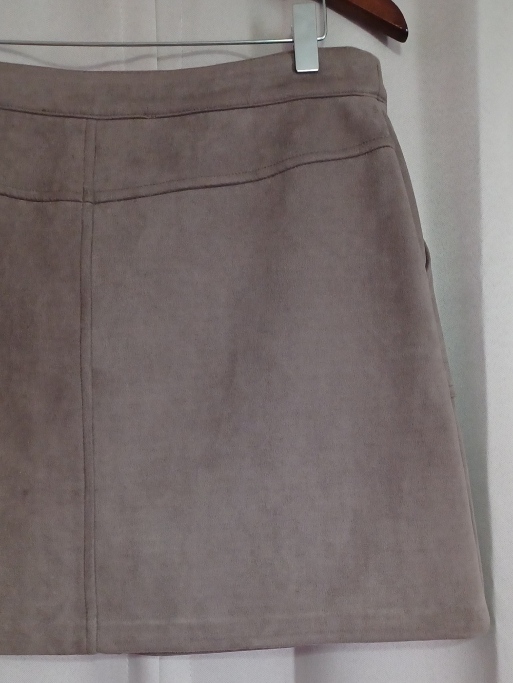 HYFVE Taupe Faux Suede A-Line Mini Skirt Button Closure Pockets High Waisted - Picture 12 of 16